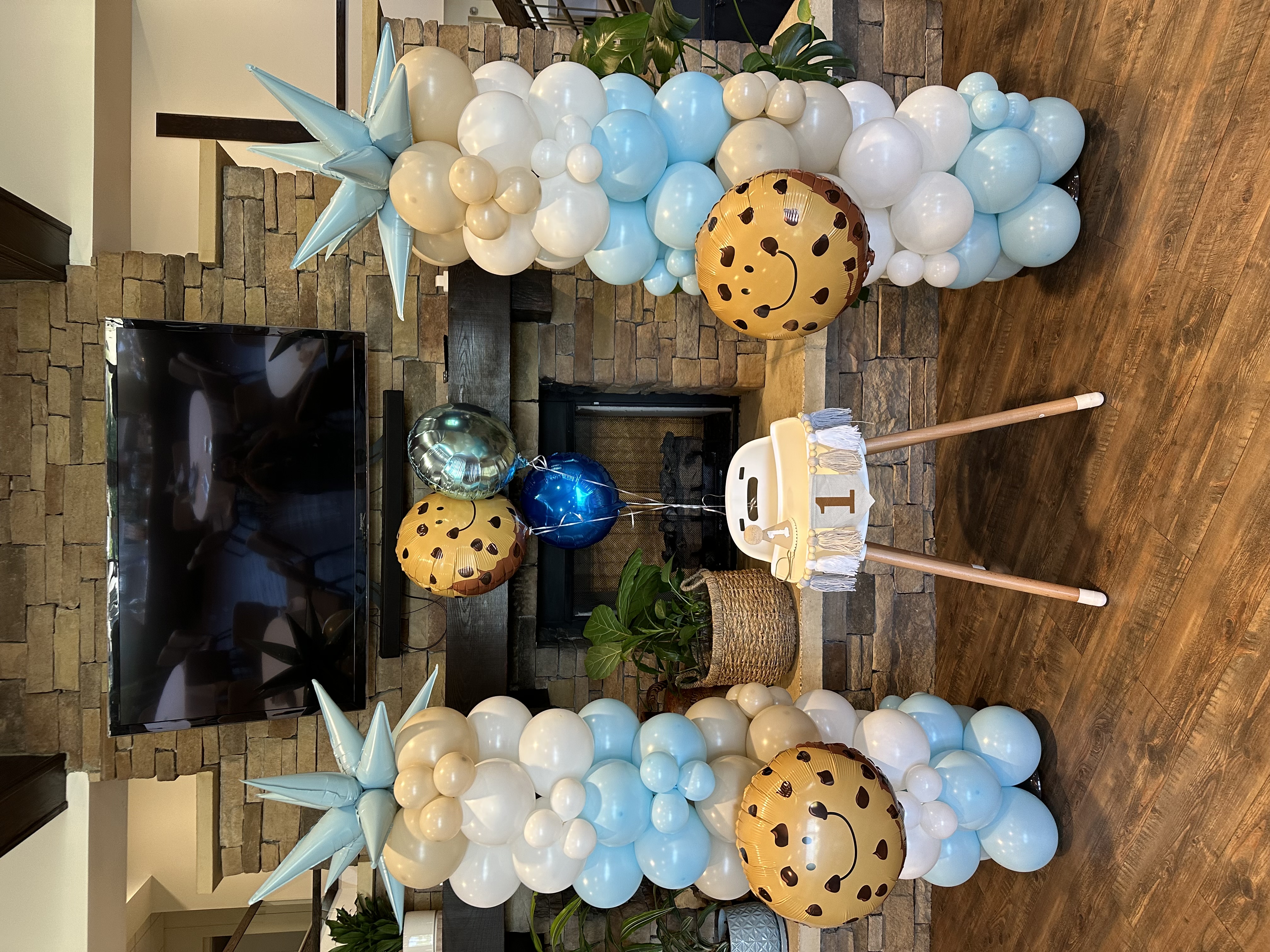 Cookie monster balloon setup